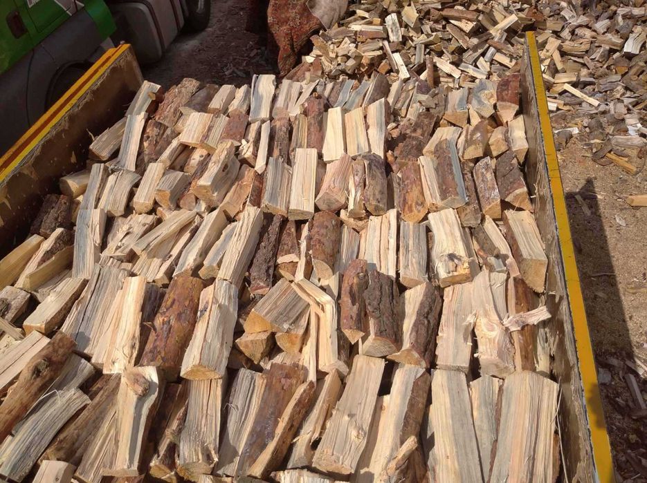 Широкий вибір порід дров та швидка доставка! Купуйте відразу.