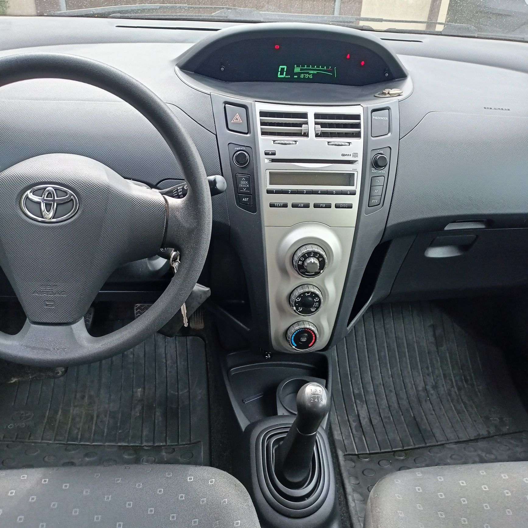 Toyota Yaris 1.0 benzyna 2006r.