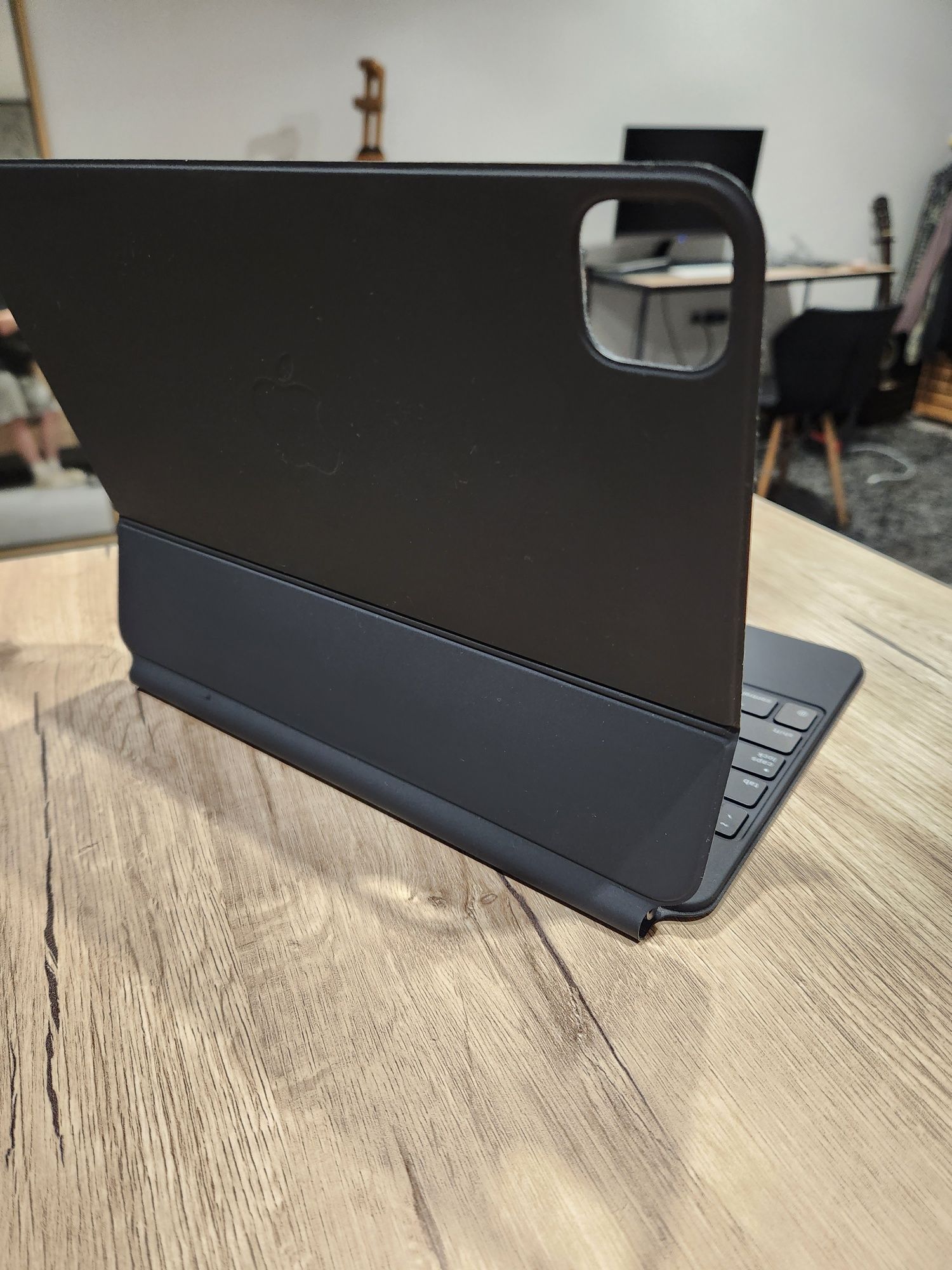 Magic Keyboard iPad Pro 11, Air 4, 5 gen. (MXQT2) чохол-клавіатура