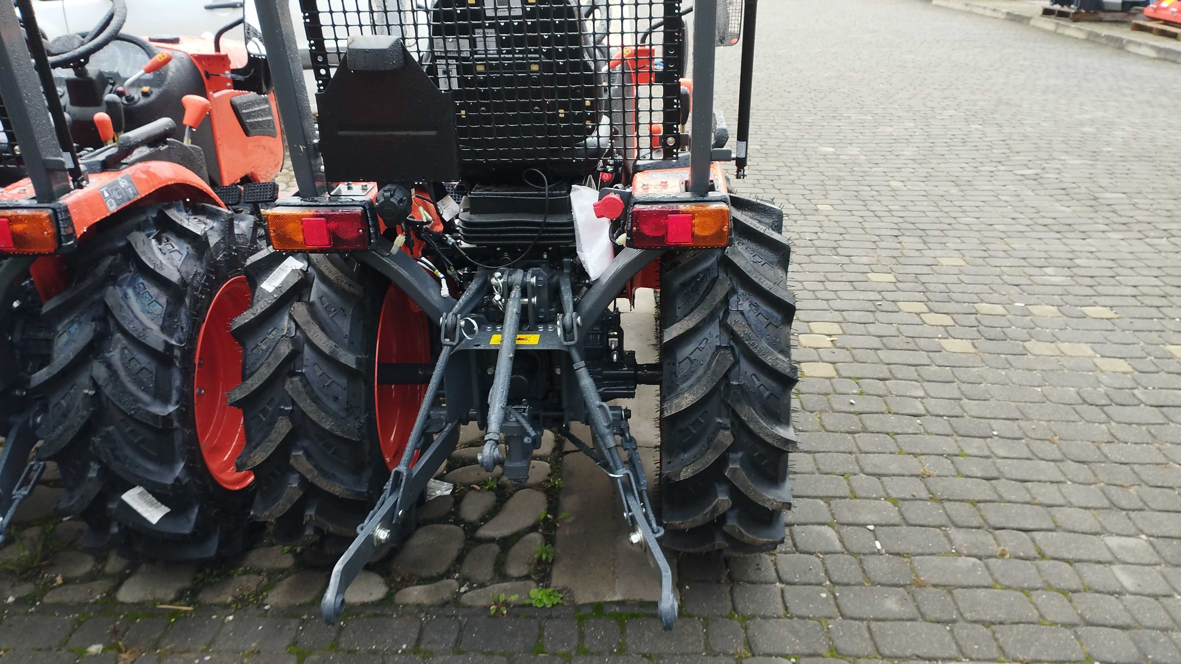 Ciągnik Rolniczy Komunalny Kubota B1181