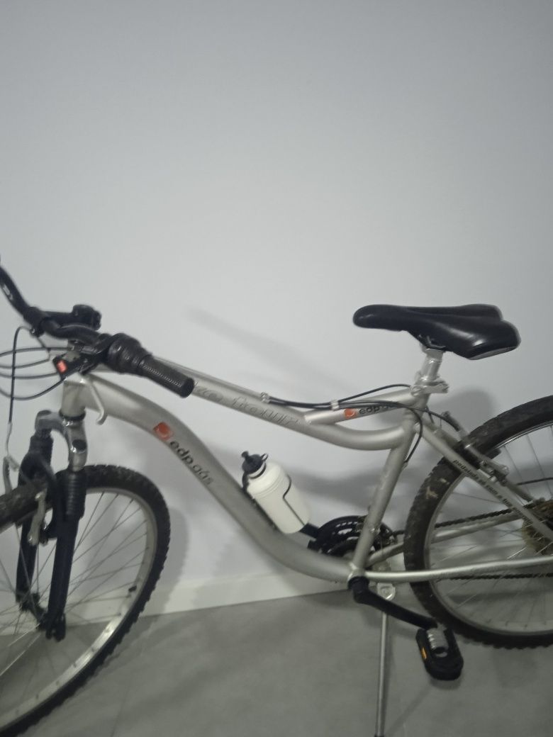 Bike tour 21 velocidades Shimano tenho 2 bicicletas iguais