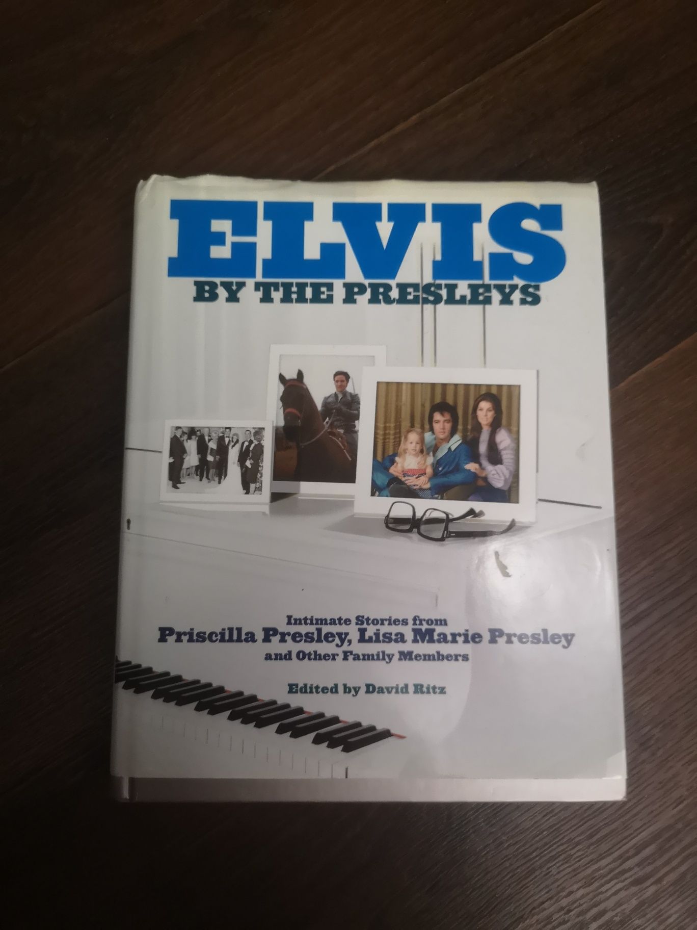 Elvis by the Presleys книга Элвис Пресли английский язык 2005