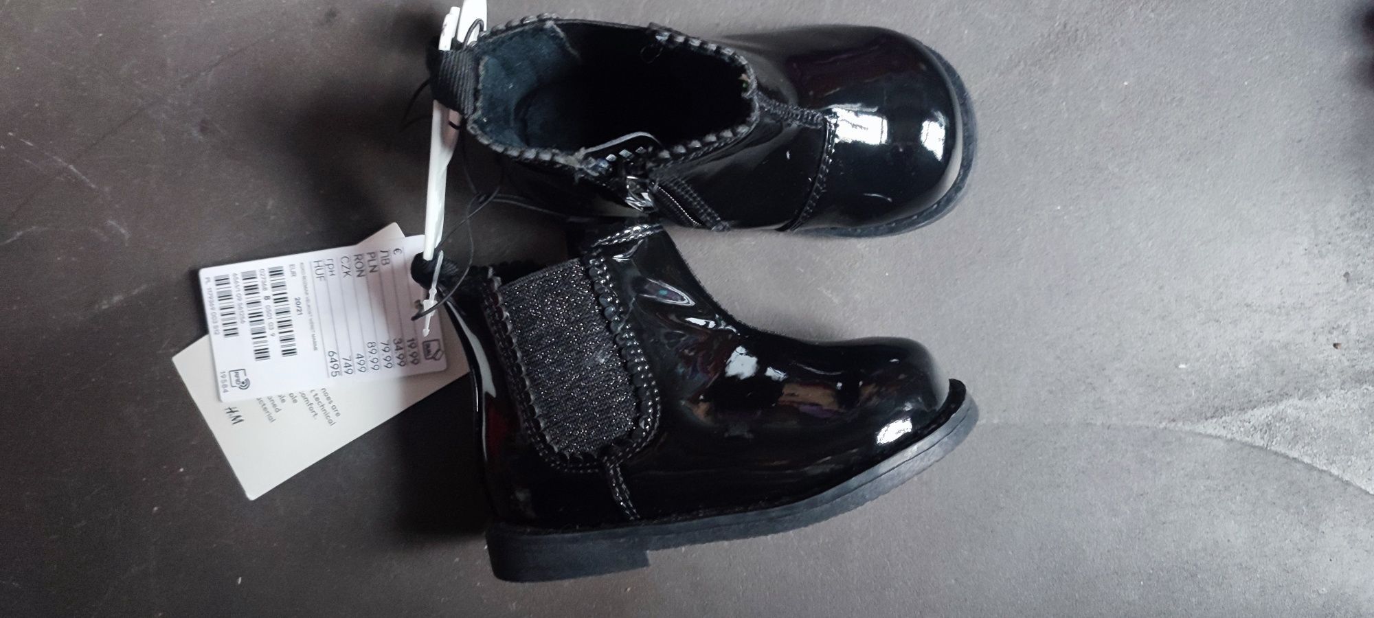 Nowe lakierowane botki H&M