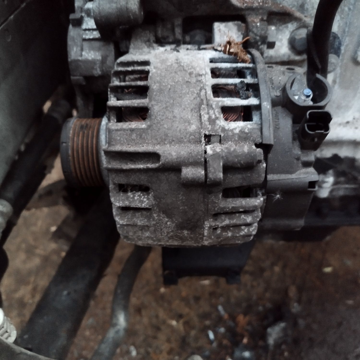 Citroen C4 1.6 HDi alternator części