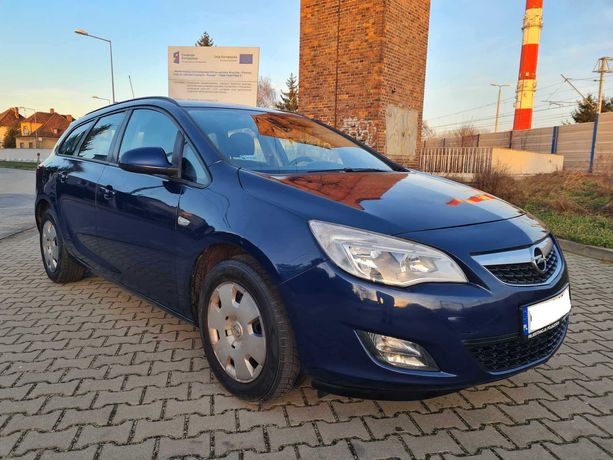 Opel Astra J Kombi 1.7 CDTI 125KM Climatronic Tempomat
