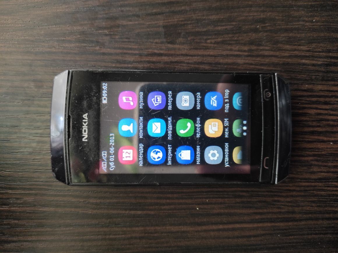 Nokia Asha 305...