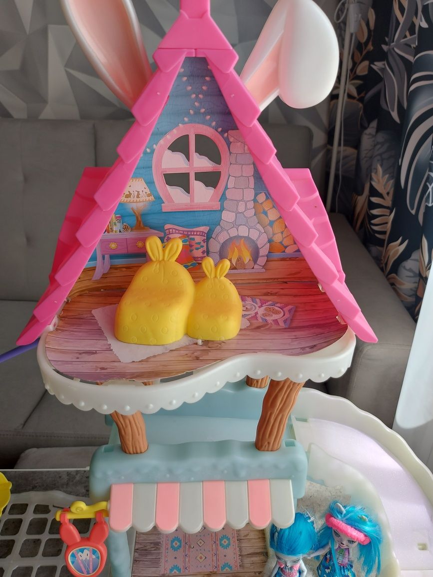 Domek zimowy i zimowe wędkowanie enchantimals 2 zestawy
