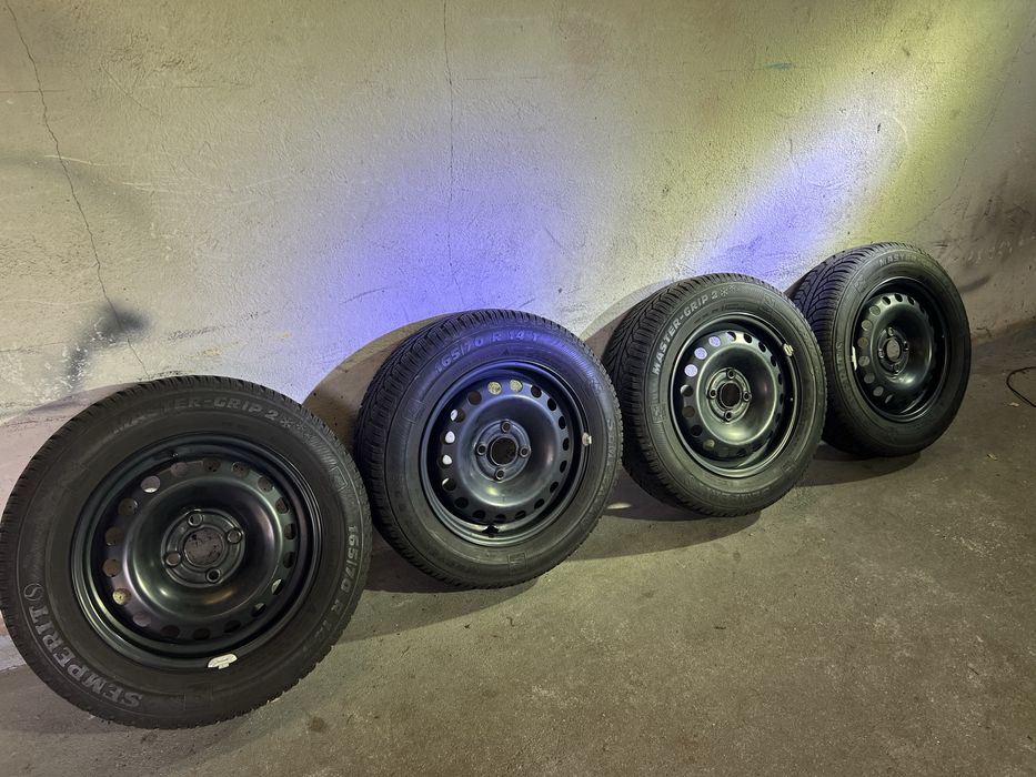 Komplet opon zimowych Semperit 165/70 r 14