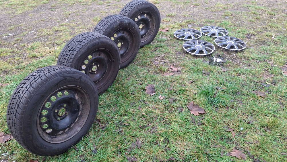 Felgi stalowe4x100,kołpaki,opony zimowe Astra H 195/65R15 2023