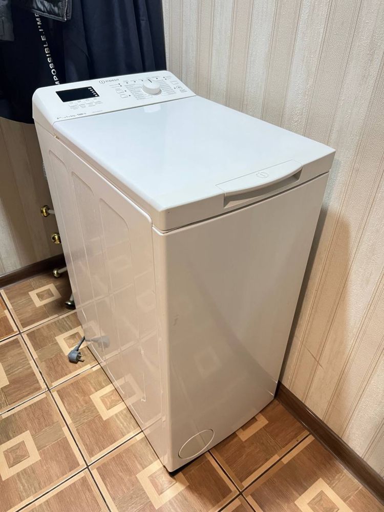 Пральна машина Indesit 61053 W