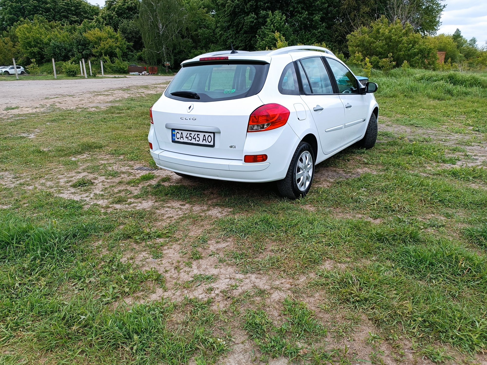 Renault Clio 2010р.в 5600$