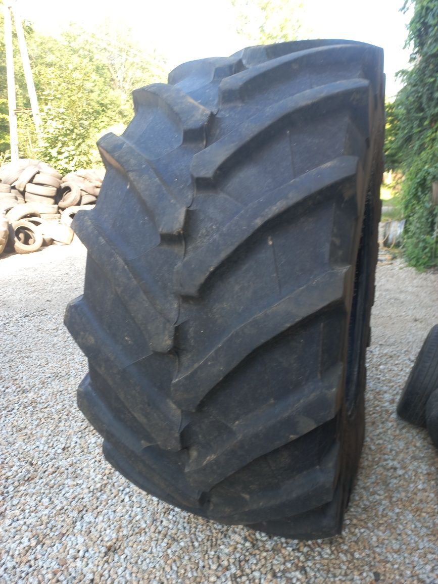 Opona 900/60R 42 Treleborg