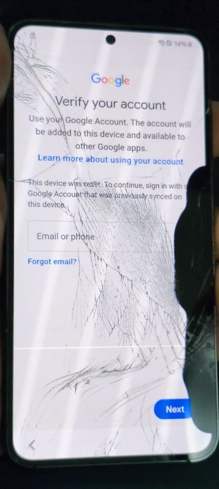 На запчасти отдаю Samsung s23