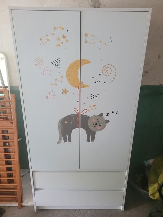 Szafa do pokoju dziecięcego z motywem