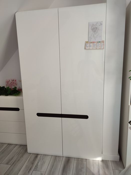 Biała Szafa na ubrania Azteca trio