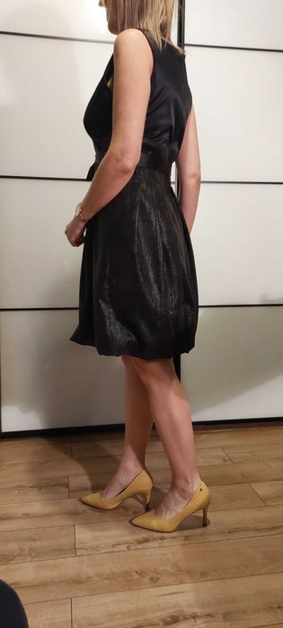 Ciekawa sukienka z dołem typu bombka, rozmiar 40