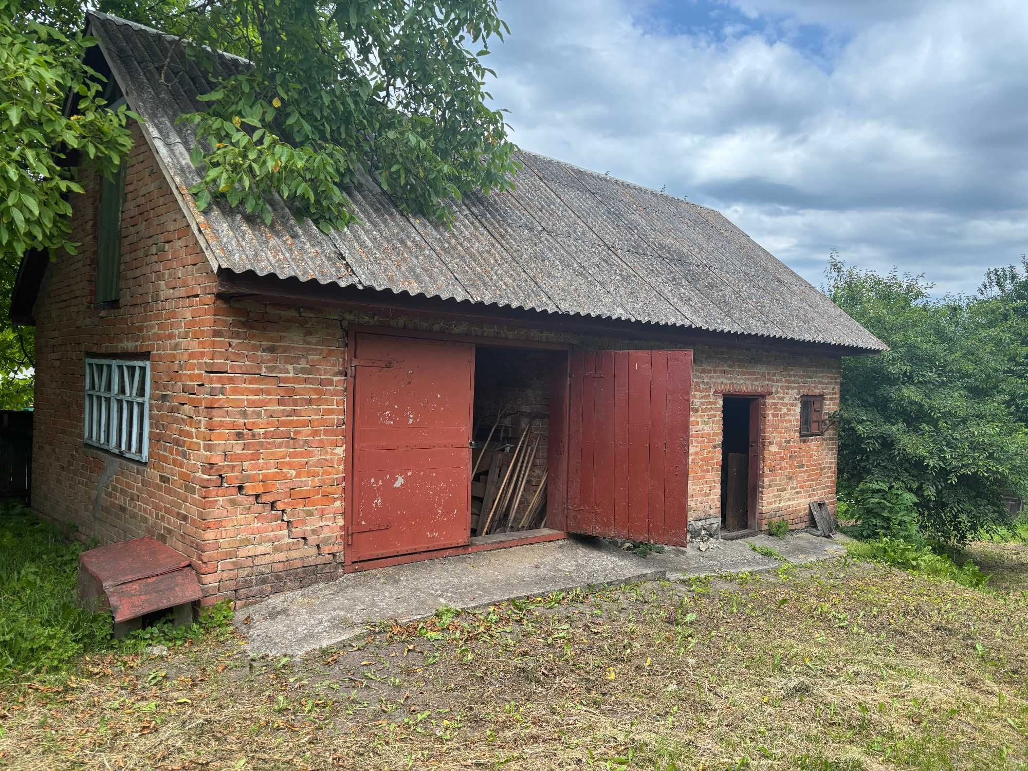 Будинок в селі Редвинці