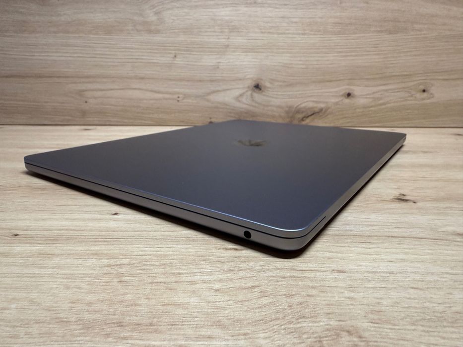 MacBook Air 15” 2023 року M2 8gb 512gb SSD гарантія до серпня 2026