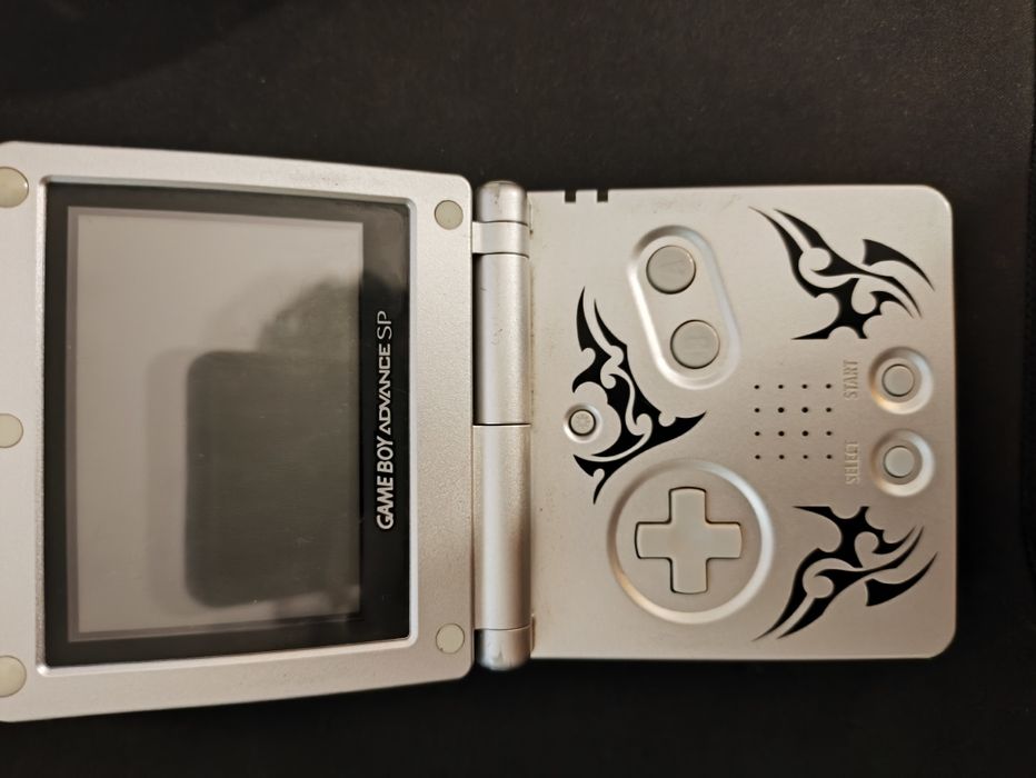 Gameboy tribal edition