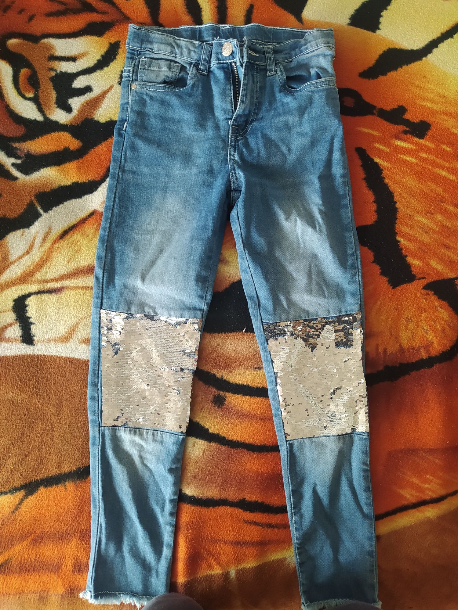Spodnie dziewczęce dżinsowe  134 cm