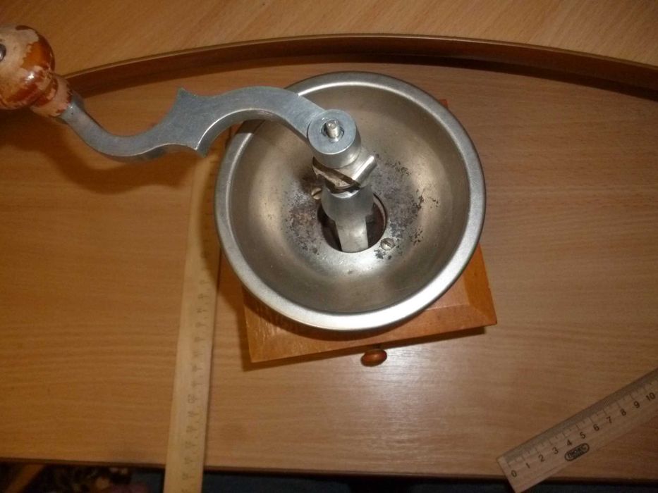 кофемолка мельница ручная СССР жерновая винтаж декор