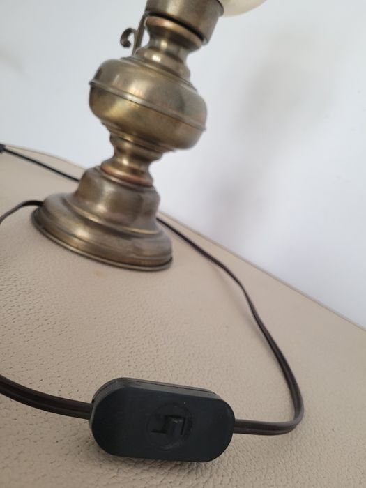 Lampa antyk do ozdoby/do naprawy. Stara ładna.