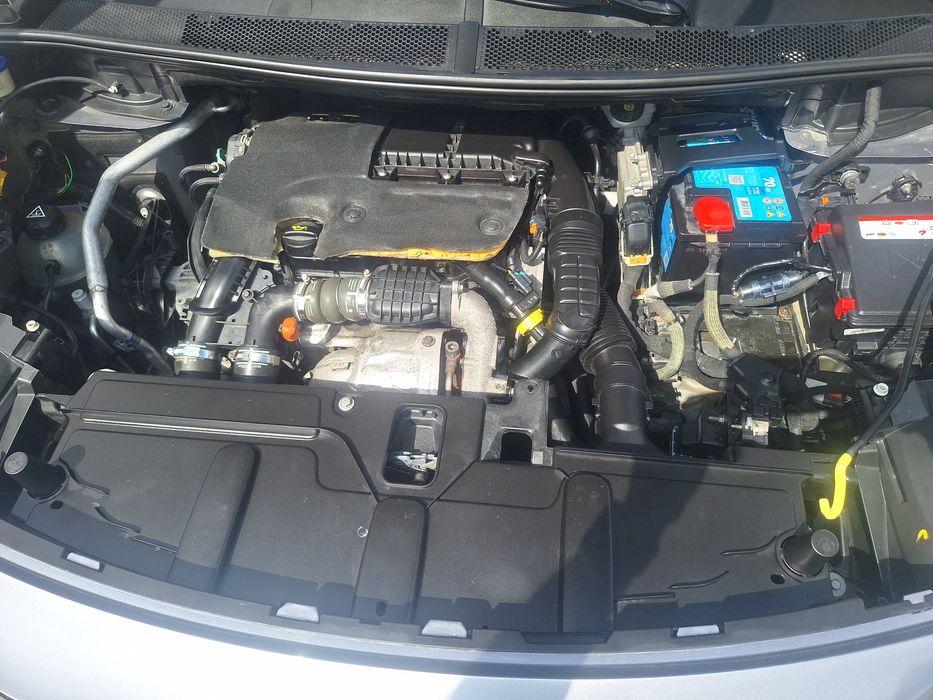 Peugeot cinza 3008