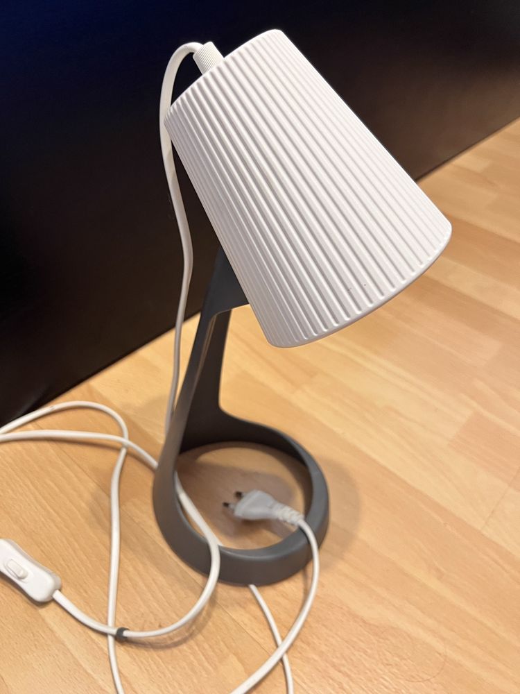 Lampka nocna Ikea , biurko