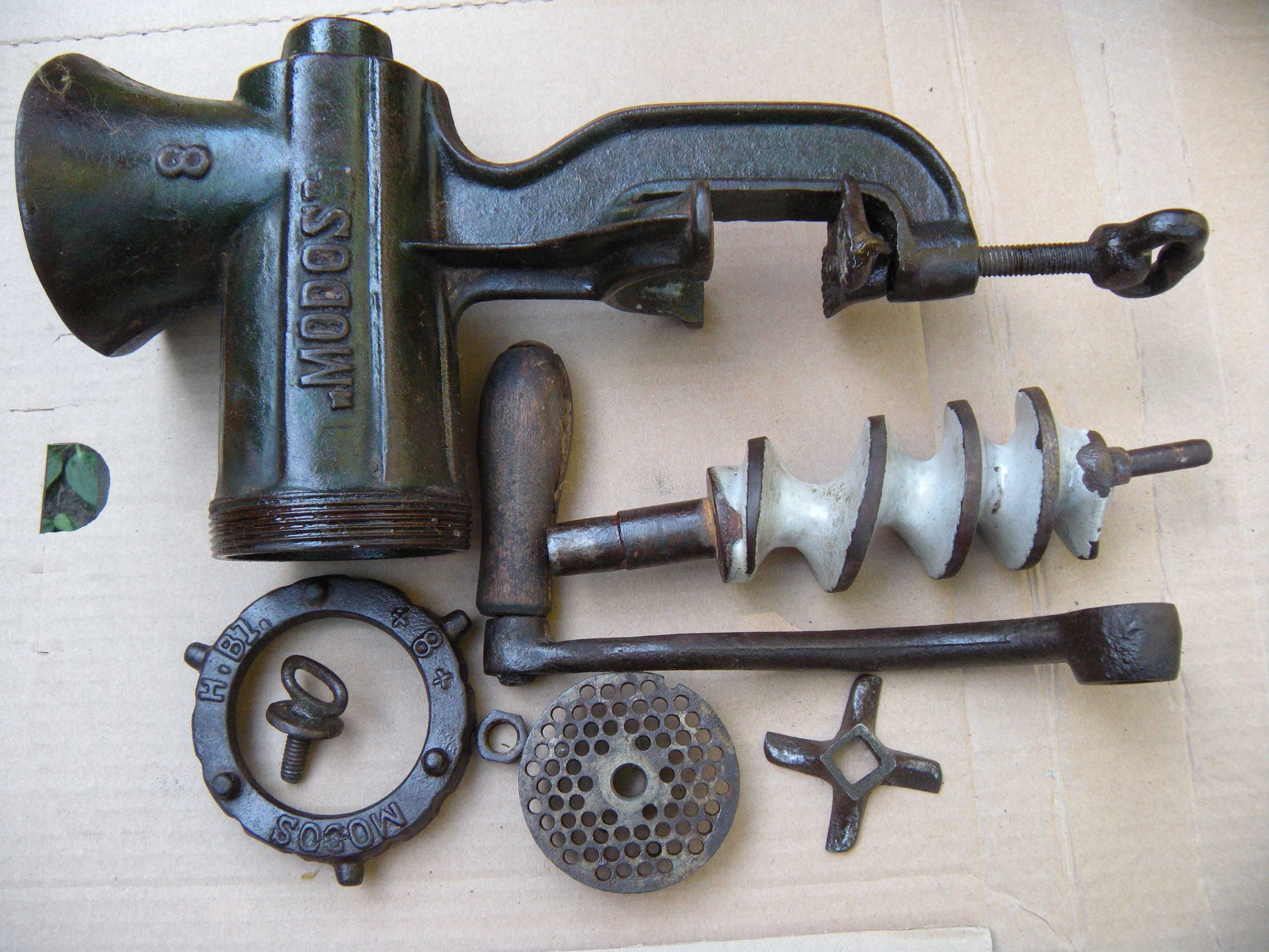 stara polska żeliwna przedwojenna maszynka  mielenia emaliowana MODOS