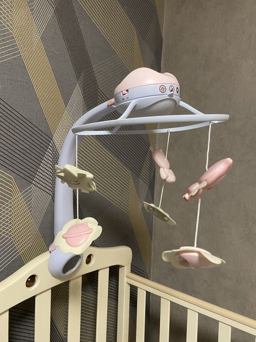 Музичний мобіль із проектором Infantino 3 в 1 рожевий