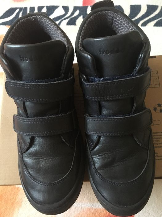 Продам кожанные детские ботинки р.35 Froddo