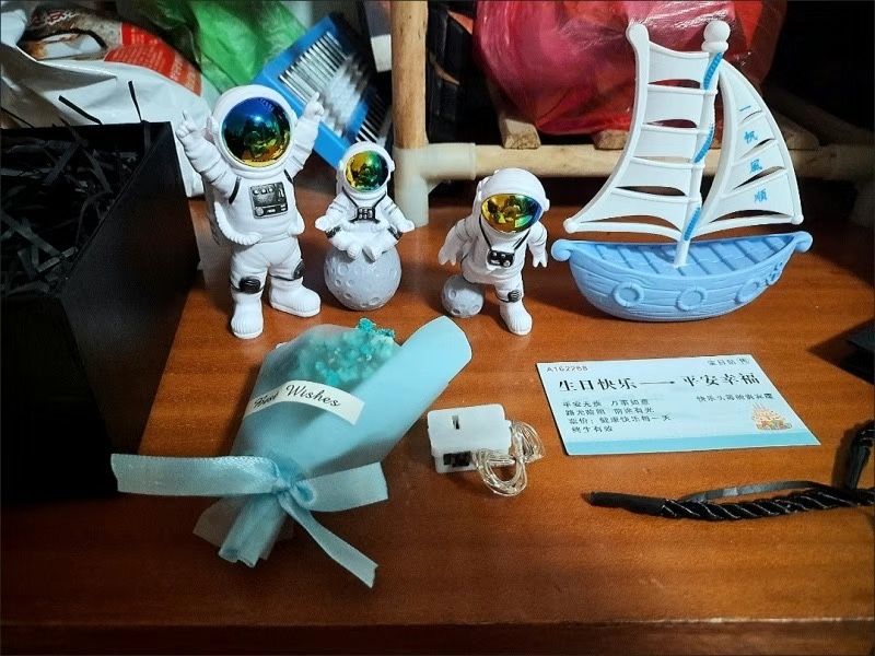 Подарунковий набір космонавтів