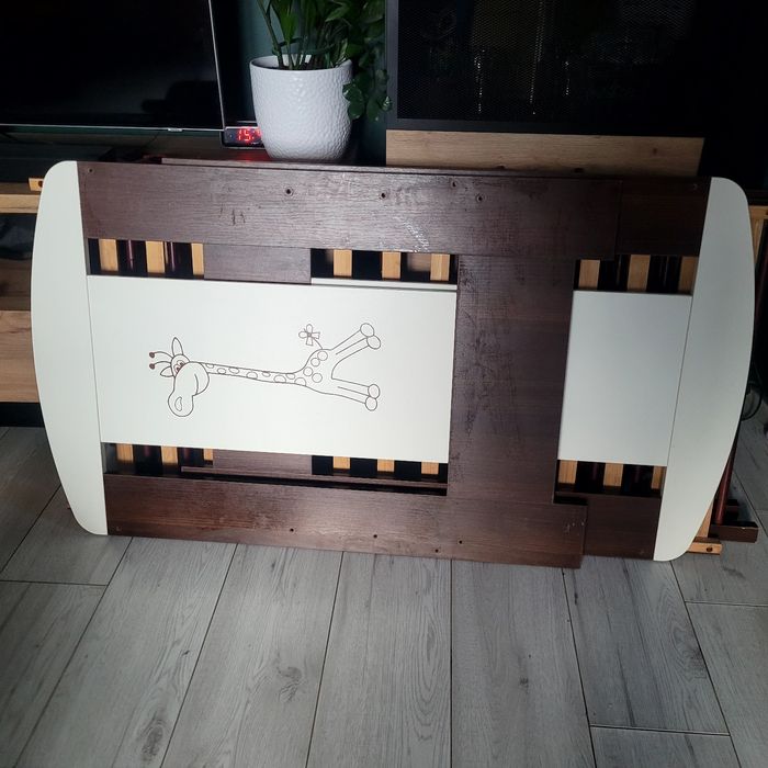 Łóżeczko dzieciece żyrafka