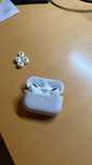 Apple AirPods Pro – uszkodzone, może na części