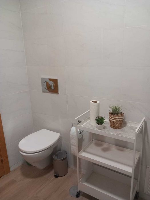 PORTO. Arrenda-se a Estudantes (2-3) APARTAMENTO T1 e ESTÚDIO