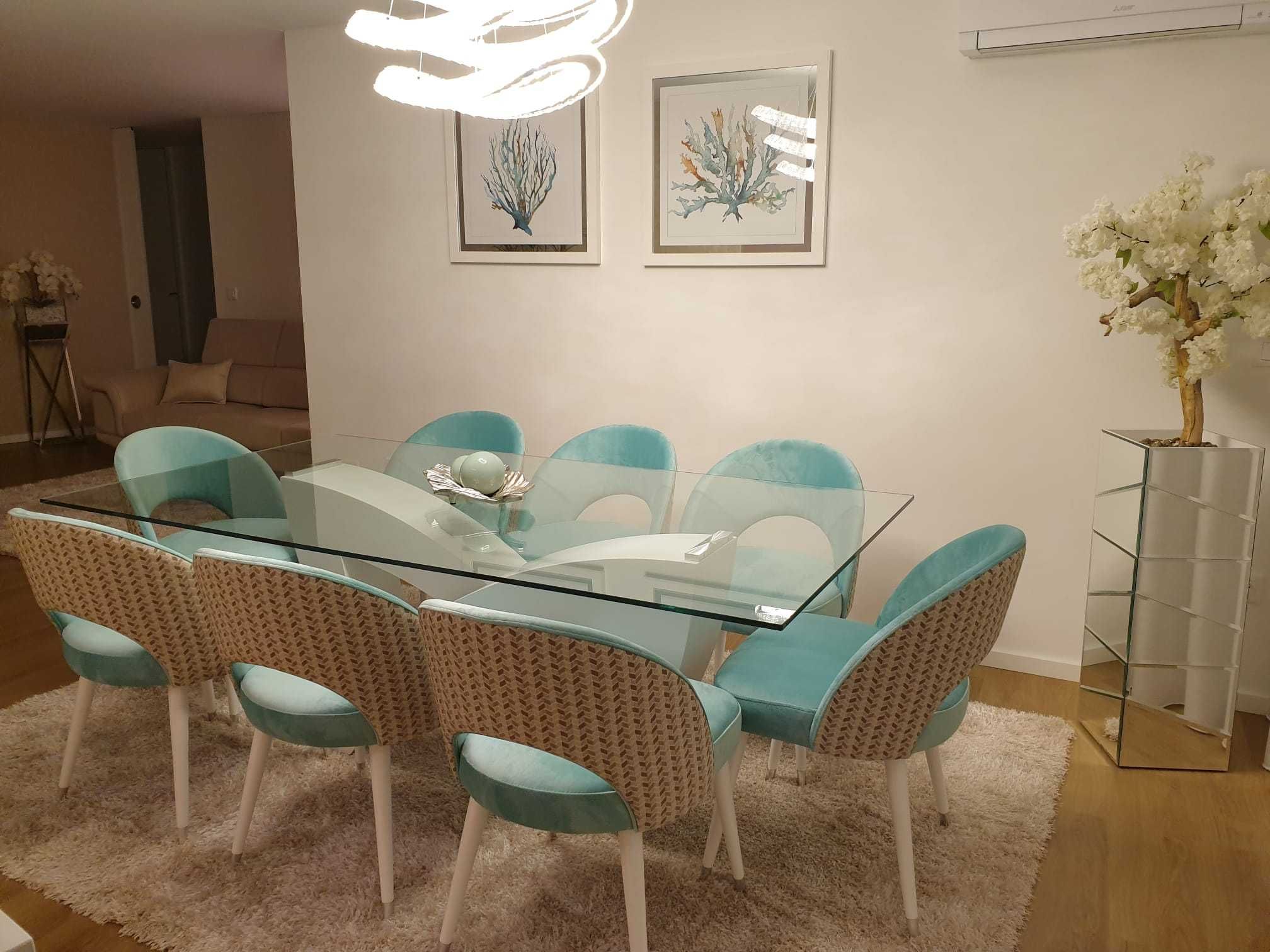 Cadeiras lindíssimas e modernas para mesa de jantar
