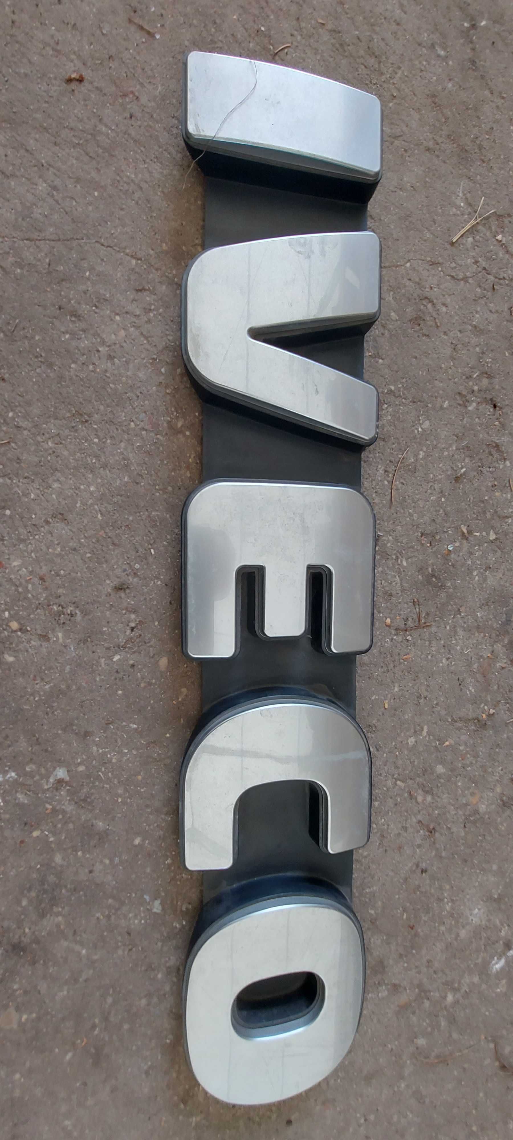 Iveco emblemat znaczek napis