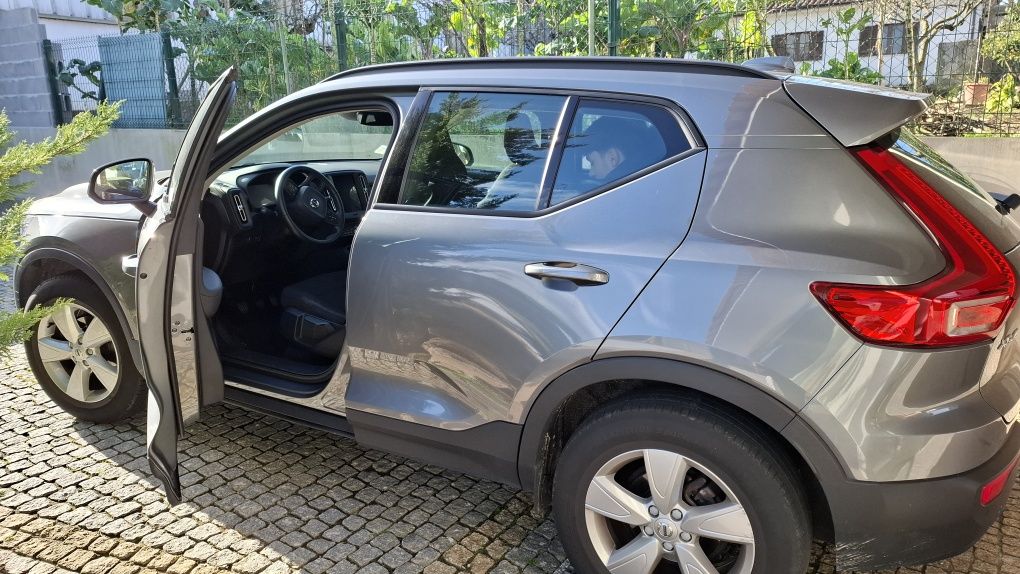 VOLVO XC40 apenas com 38.700km