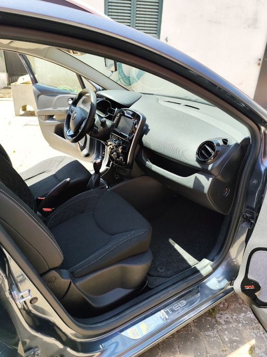 Renault Clio Tourer 0.9 Gasolina Impecável