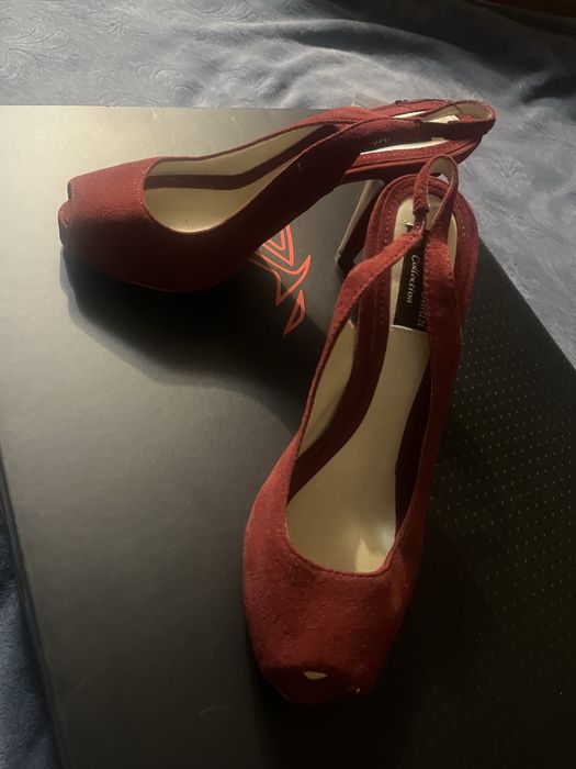 Продам нові босоніжки бордового кольору