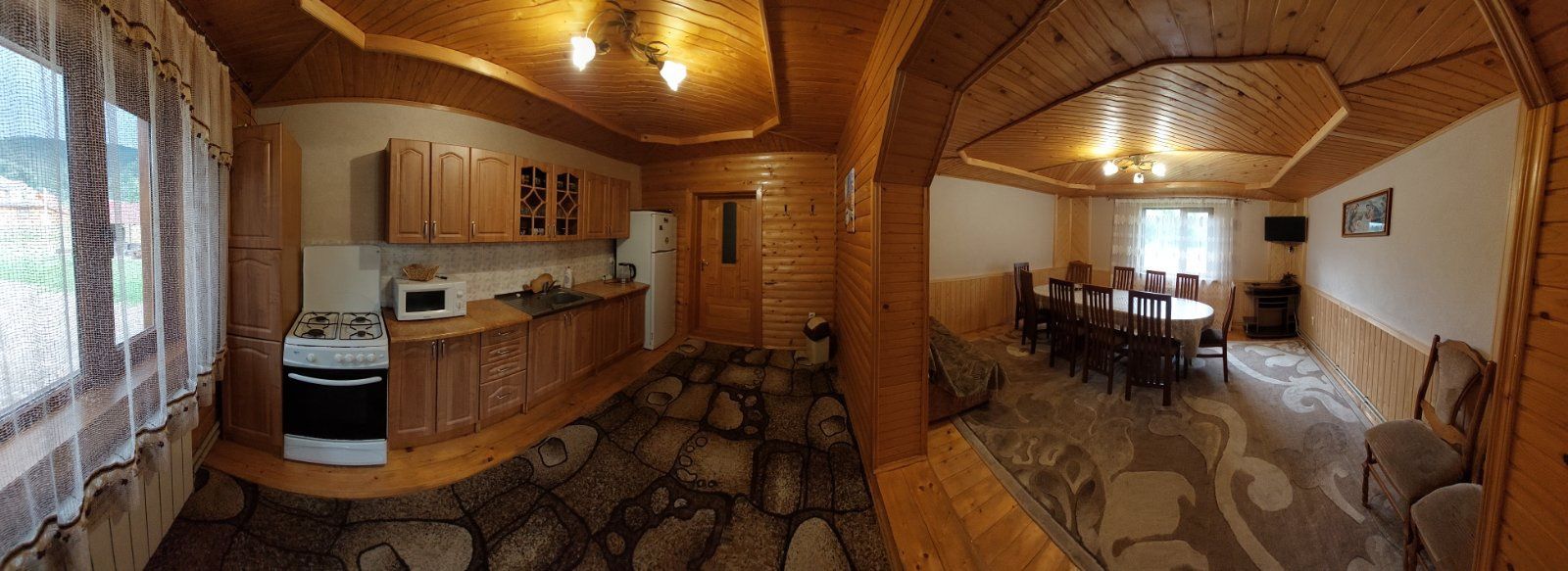 Відпочинок в Карпатах котедж "Крайка" с.Микуличин .біля річки