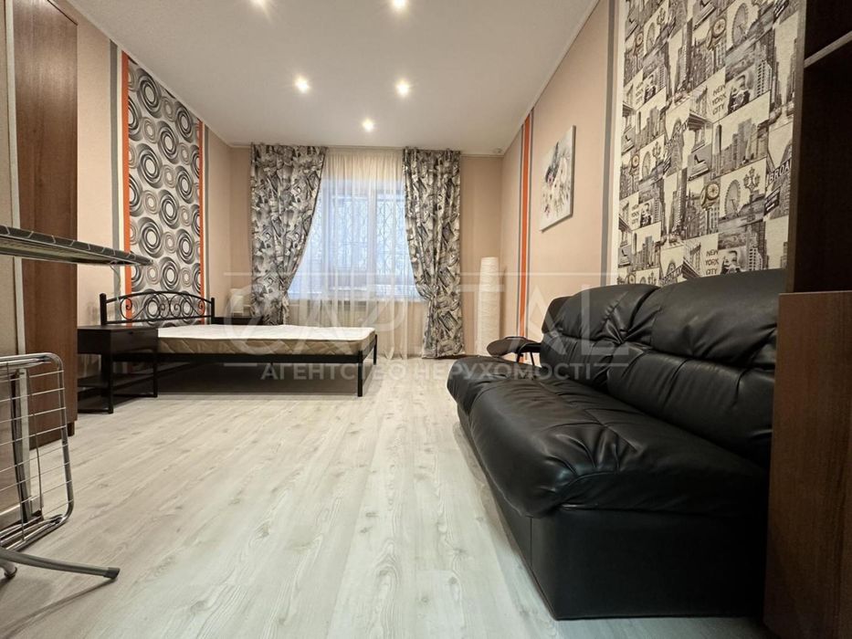 Продаж 3к квартири в центрі, 67м2 вул. Б. Хмельницького Шевченківський