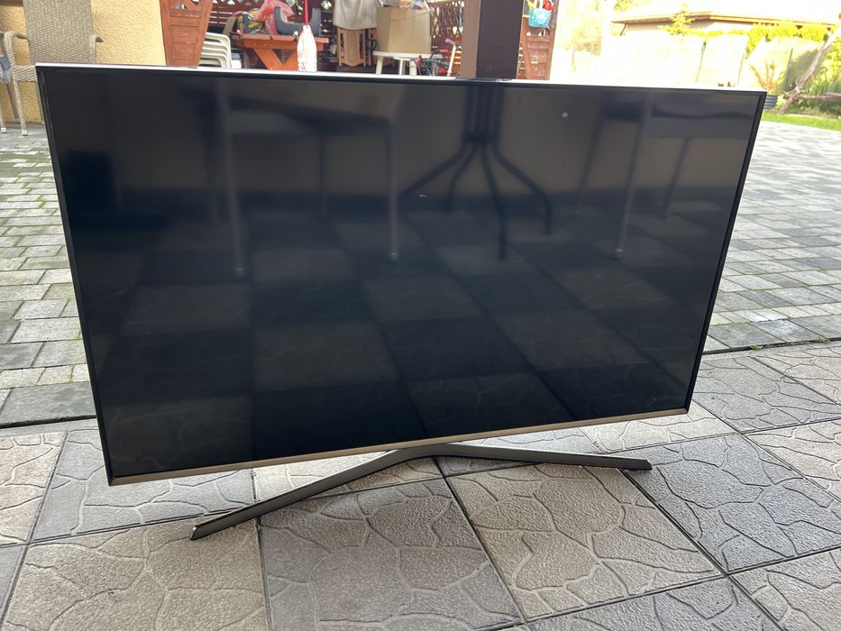 Telewizor Samsung UE43J5600AW uszkodzony.