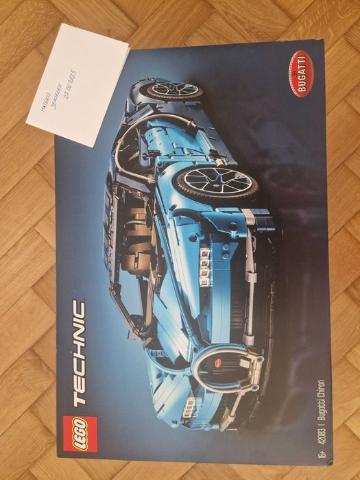 LEGO TECHNIC Bugatti Chiron 42083