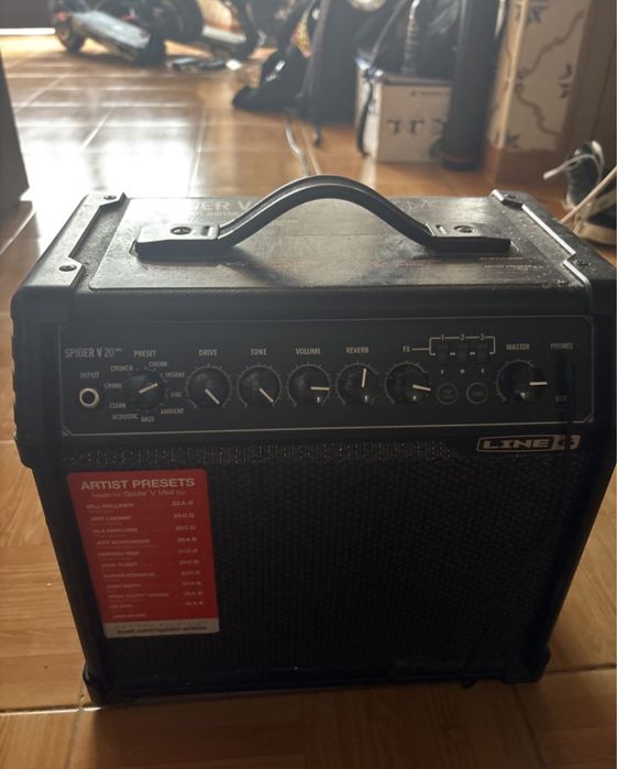 Amp de guitarra spider v20
