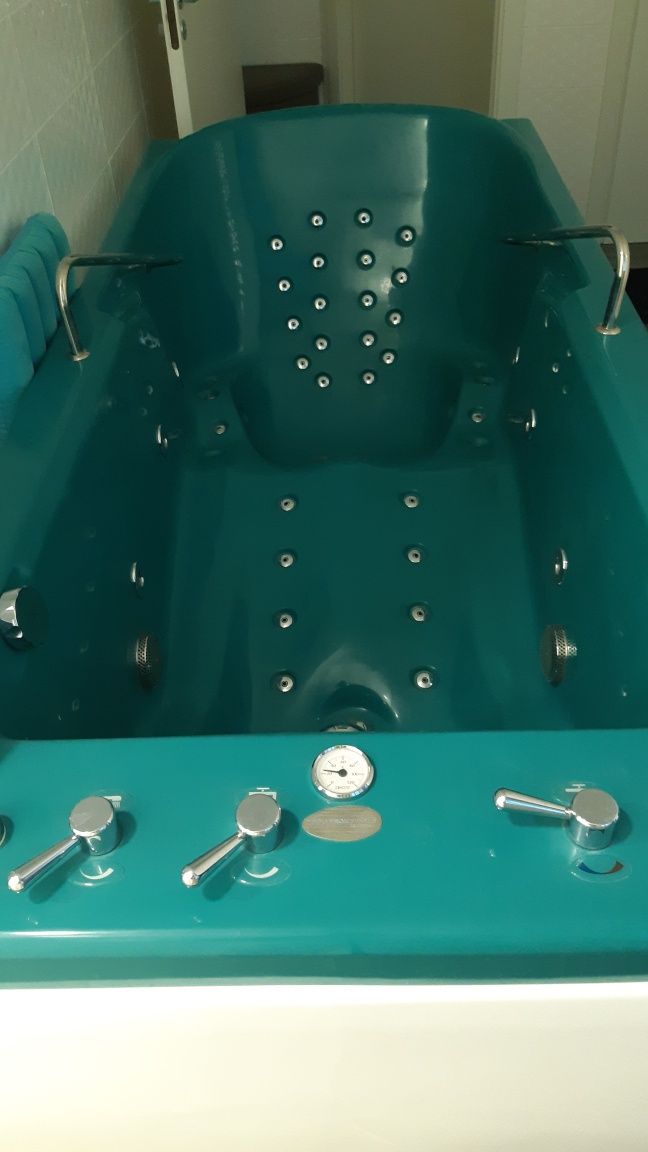 Гідромасаж (Підводний душ -масаж)Душ Шарко,  лікувальні ванни