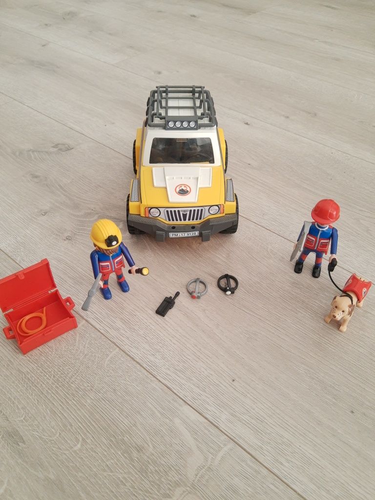 Auto górskie Playmobil . Stan bardzo dobry . Polecam .