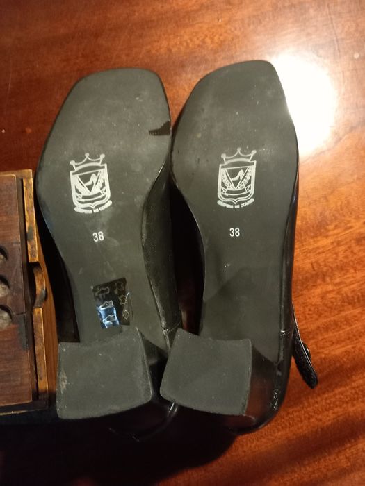 Sapatos Pretos em Pele n.38