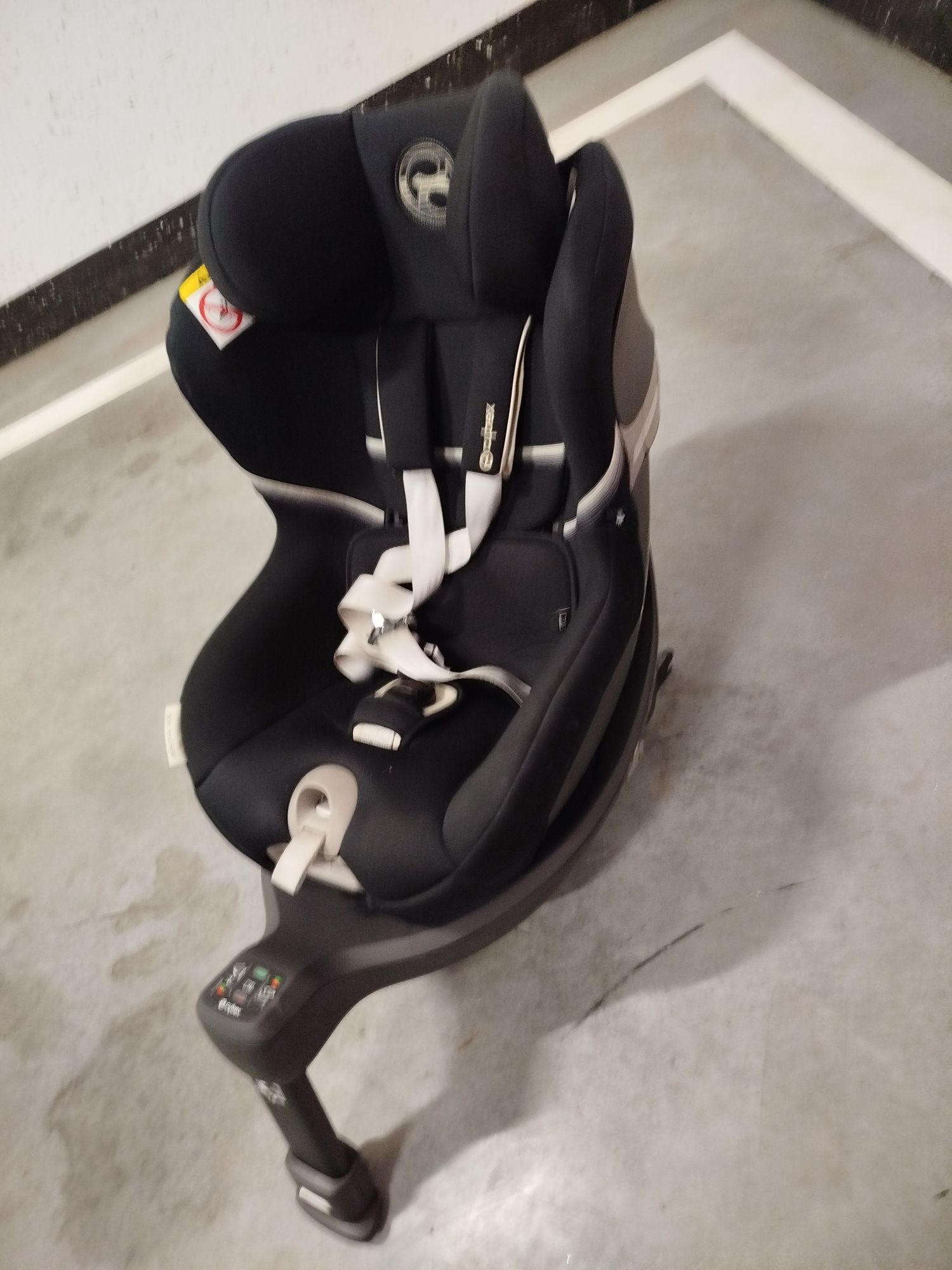 Cybex Sirona SX2 fotelik samochodowy obrotowy