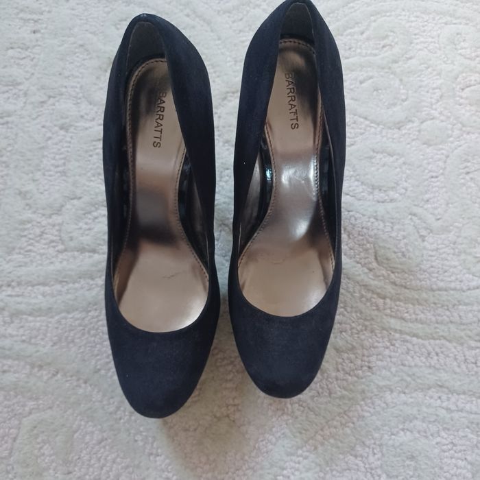 Szpilki Barratts na platformie 38